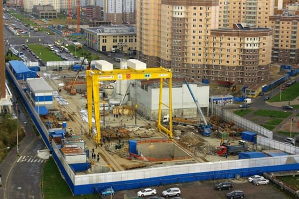 Пожар над строящимся метро тушили рабочие Пожар над строящимся метро тушили рабочие