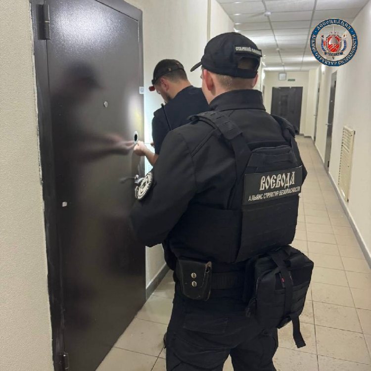 Как охрана помогла мужчине, застрявшему в квартире.