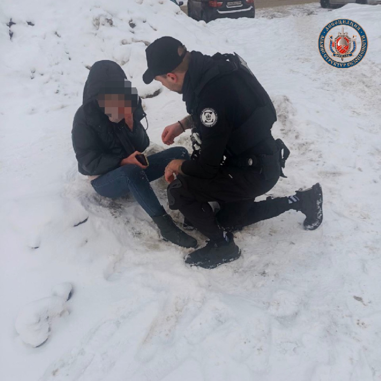 Упала, разбила нос и сломала зуб