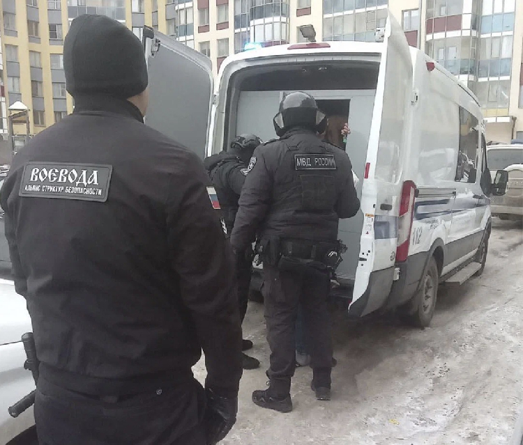 Скуку развеял ОМОН