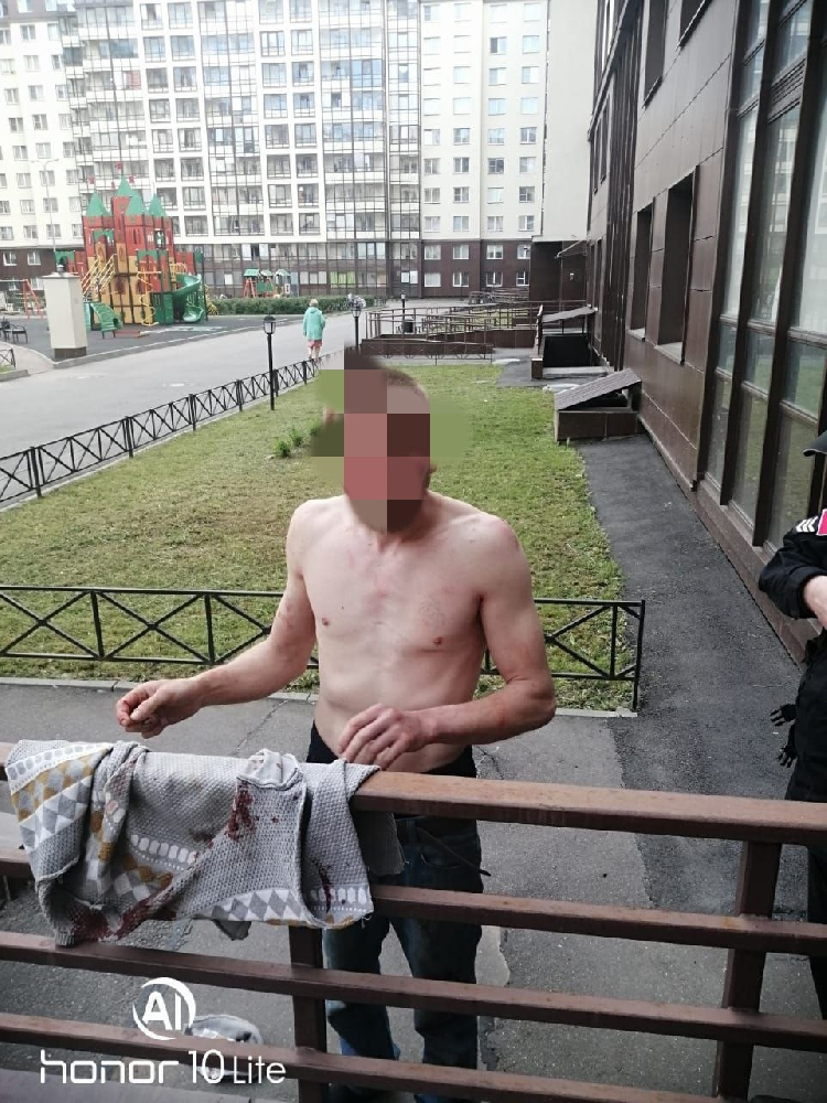 Пьяный хулиган на территории ЖК